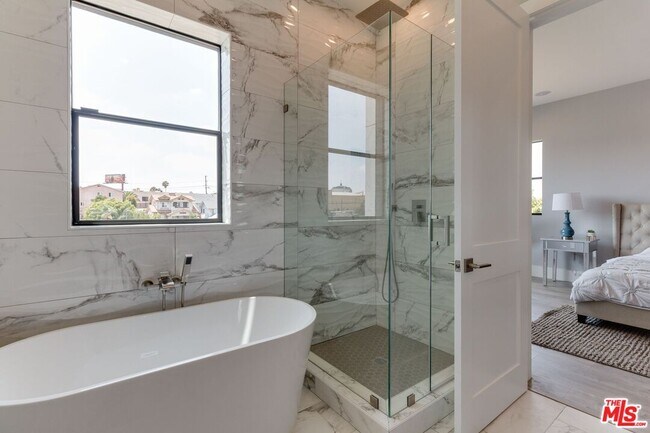 Building Photo - 4830 1/2 Pickford St