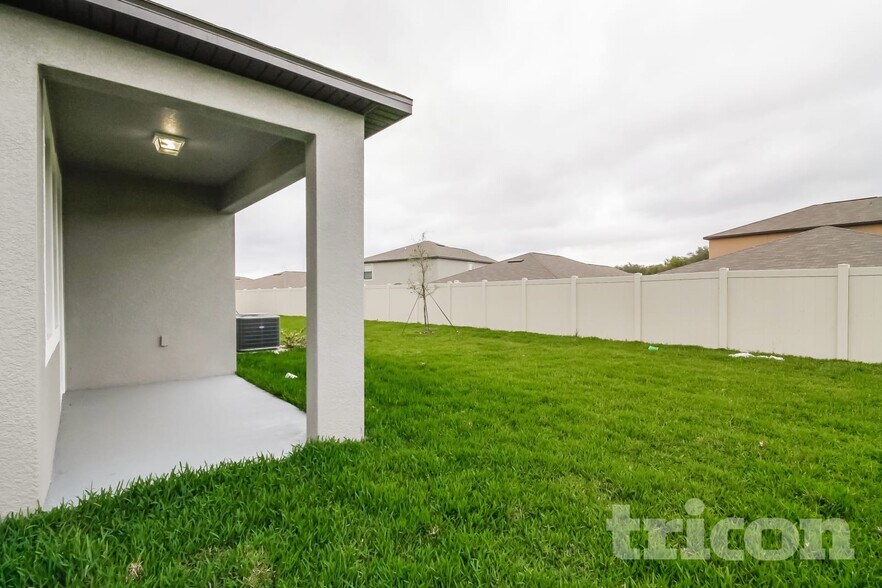 Building Photo - 9735 Ivory Dr