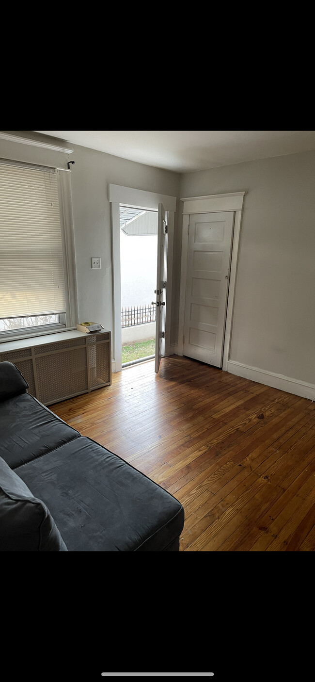 Living Room - 1025 Shelmire Ave