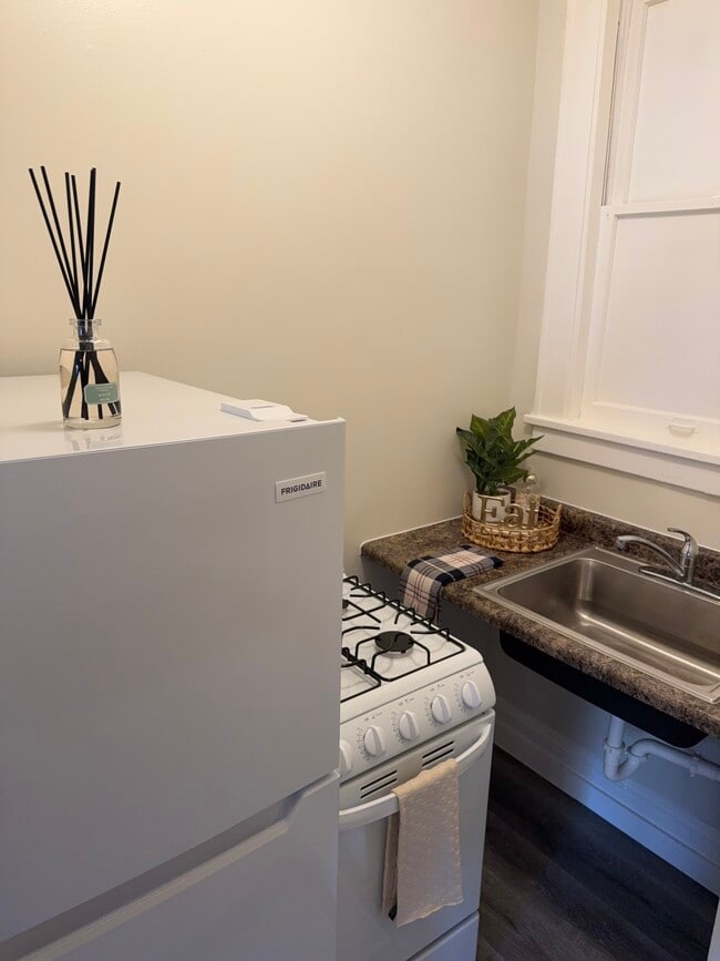 Building Photo - 1101 S 7th St