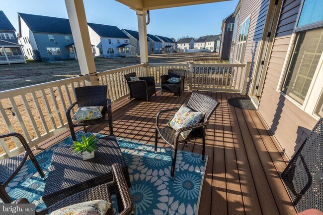 Building Photo - 6547 Clubhouse Dr