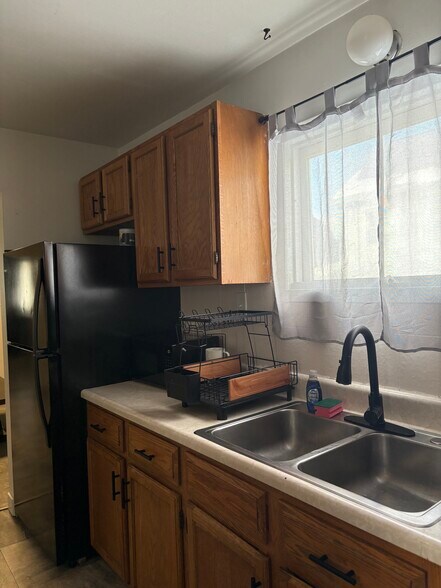 Building Photo - 313 Hixson Ave