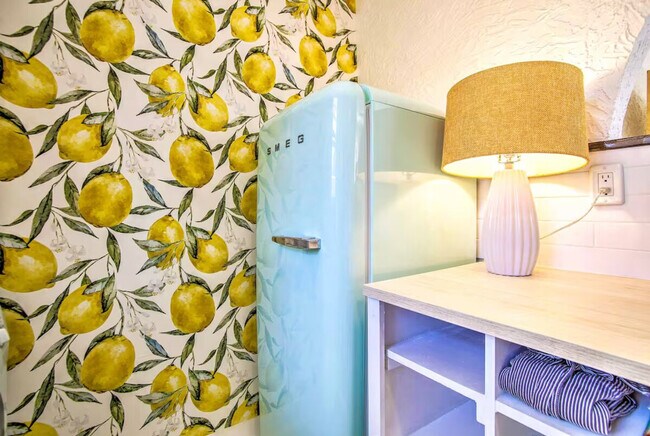 Building Photo - 446 27th St