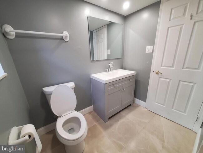 Building Photo - 620 Rodman St