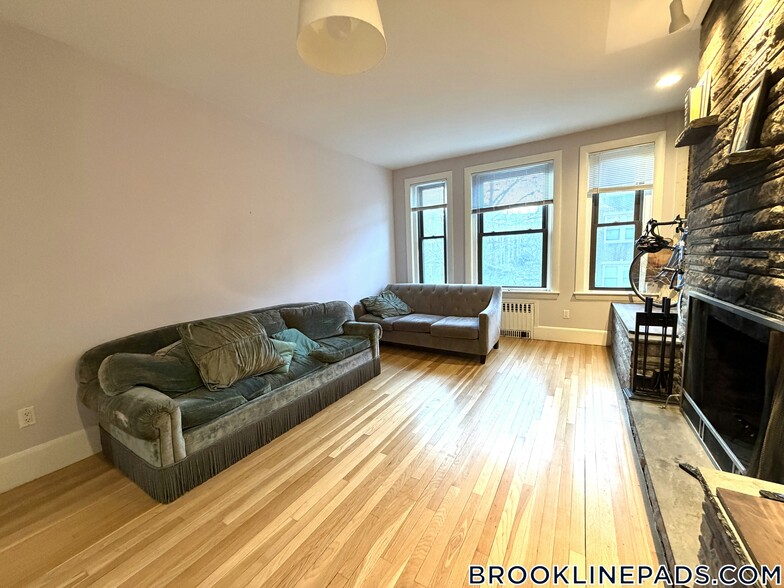 Building Photo - 39 St Paul St