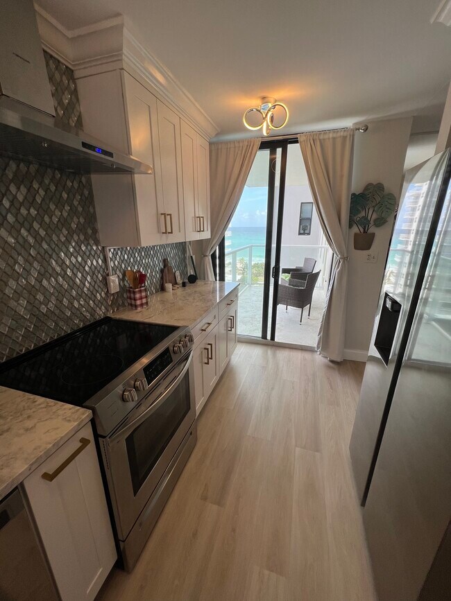 Kitchen - 1000 S Ocean Blvd