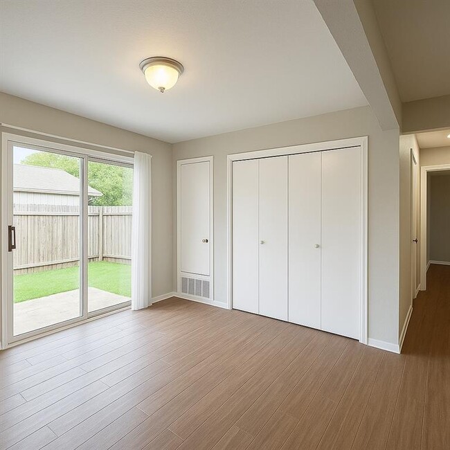 Building Photo - 2118 Gaston Pl Dr
