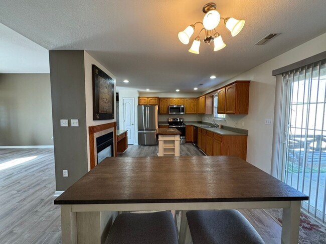 Building Photo - 2603 Oakfield Dr
