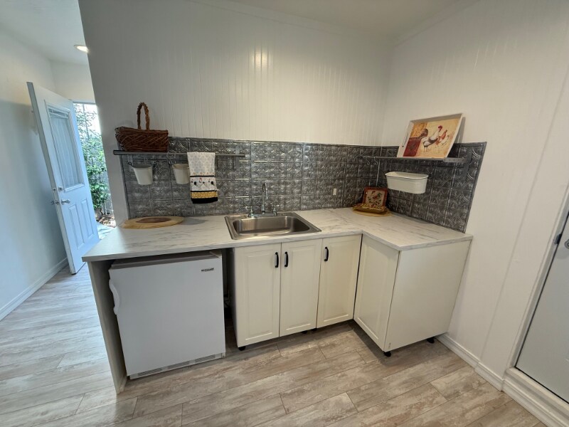 Building Photo - 190 Lubeck Rd