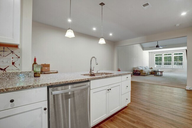 Building Photo - 1921 Doubloon Way