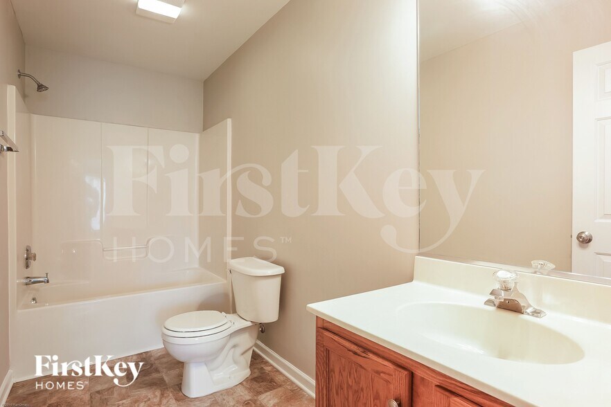 Building Photo - 2303 Sidney Porter Dr