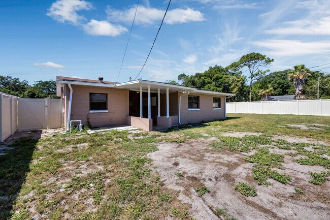 Building Photo - 8101 Alveron Ave