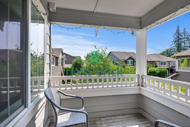 Building Photo - "Spacious 5-Bedroom Retreat with 3 Full Baths in Snohomish – 3,350 Sq Ft of Comfortable Living!"