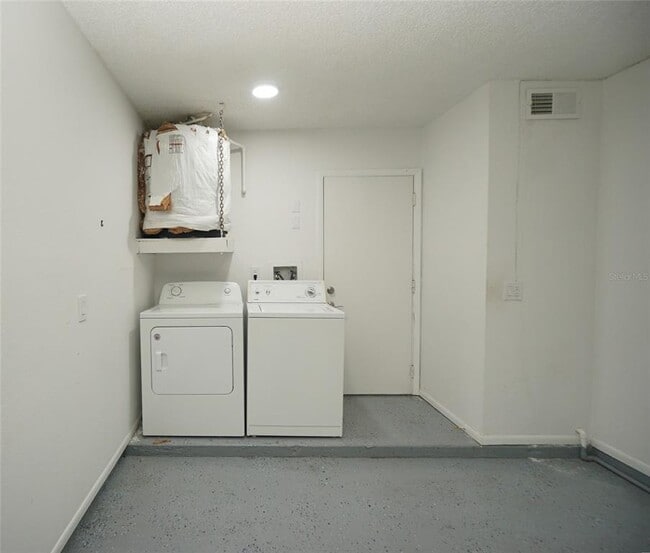 Building Photo - 7605 Glades Ct