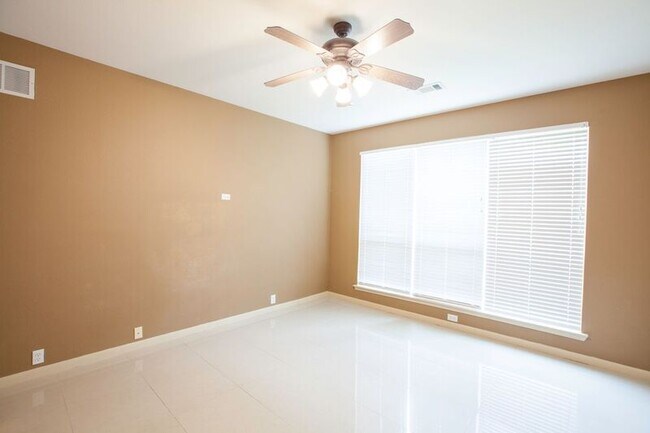 Building Photo - 11544 Blackhawk Dr