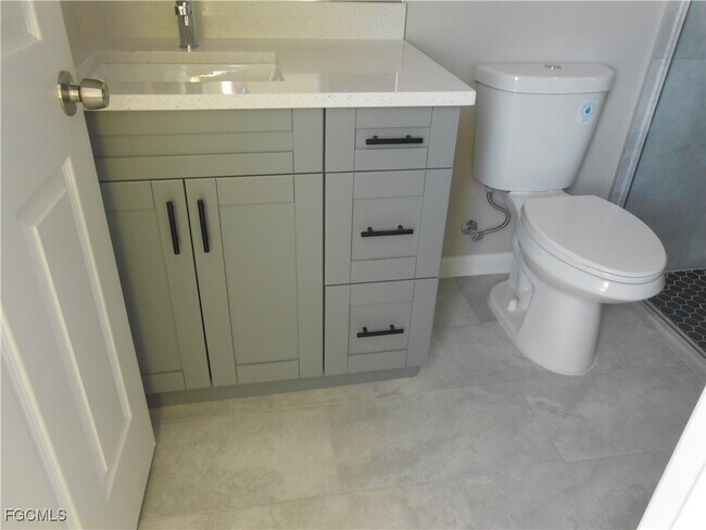 Building Photo - 937 Graystone Ave