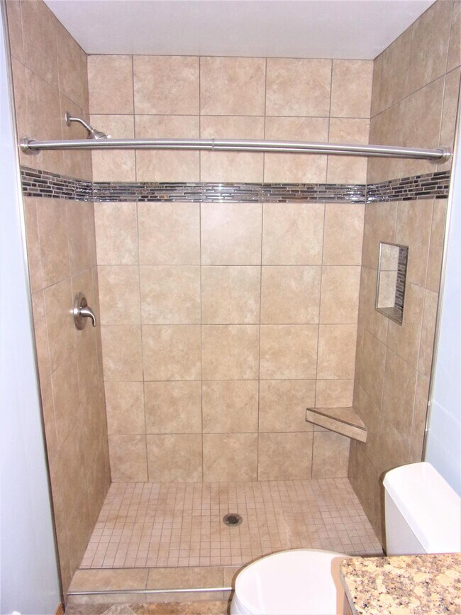 Building Photo - 1435 Pheasant Run Dr