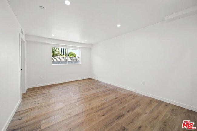 Building Photo - 6049 Craner Ave