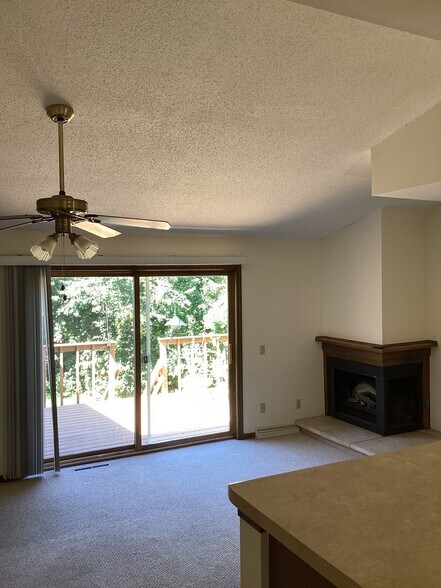 Fireplace - 5826 Highland Ter
