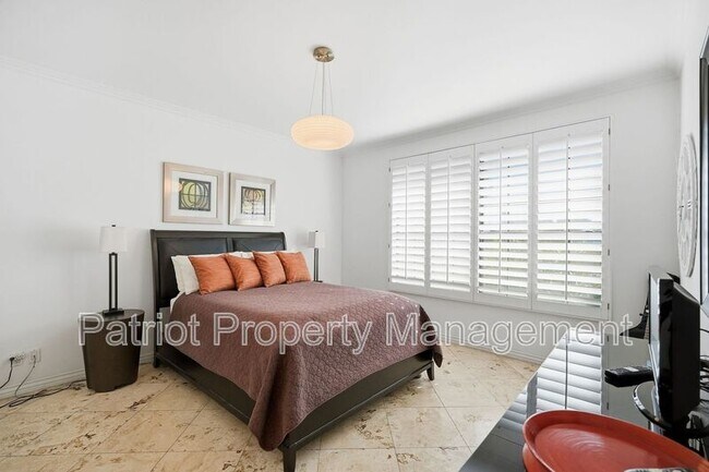 Building Photo - 9707-9707 E Mountain View Rd