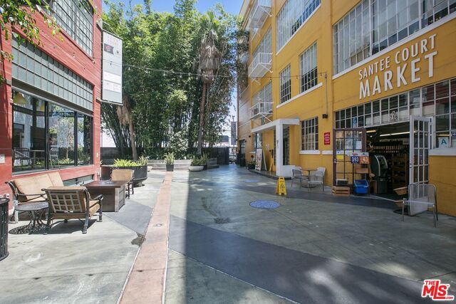 Building Photo - 738 S Los Angeles St