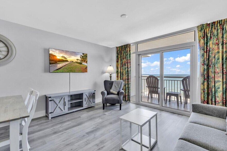 Primary Photo - 1700 N Ocean Blvd