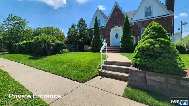 Primary Photo - 63 Hamilton Ave