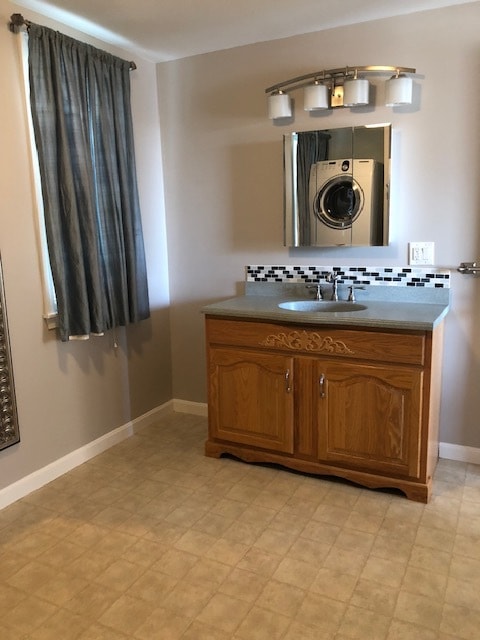 Bathroom - 99 Orleans St