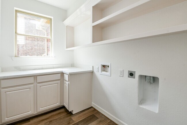 Building Photo - 1215 Redstone Glen Ln