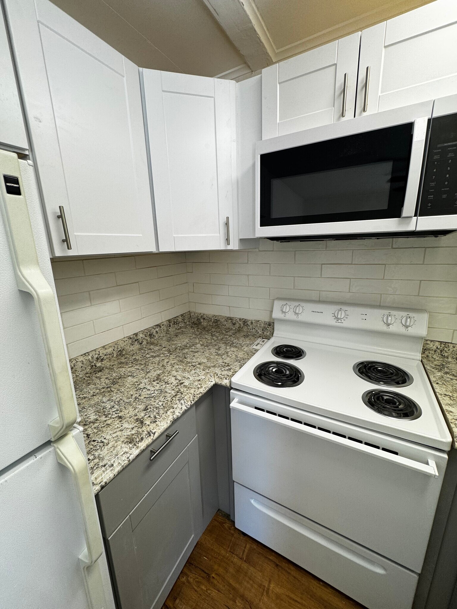 Building Photo - 625 54th St