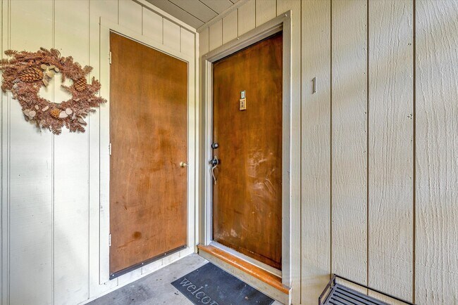 Building Photo - Hidden Gem at Saratoga Creekside – End Uni...