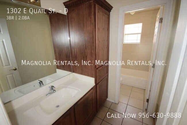 Building Photo - 1302 E Quail St