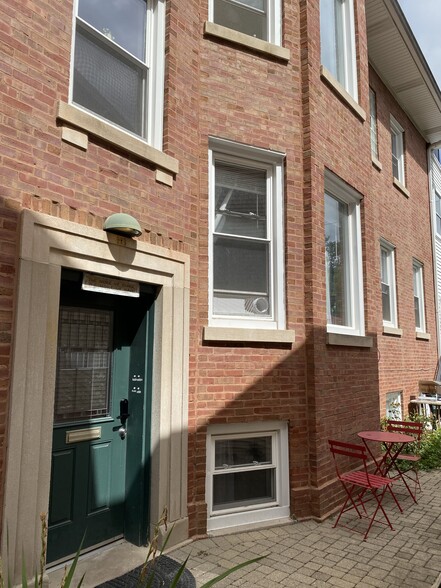 Outside entrance - 2525 N Saint Louis Ave