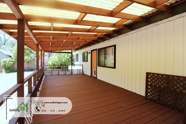 Building Photo - 4548 Pensacola St