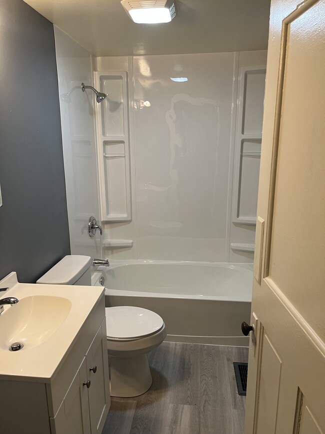 Building Photo - 2863 Licking Rd