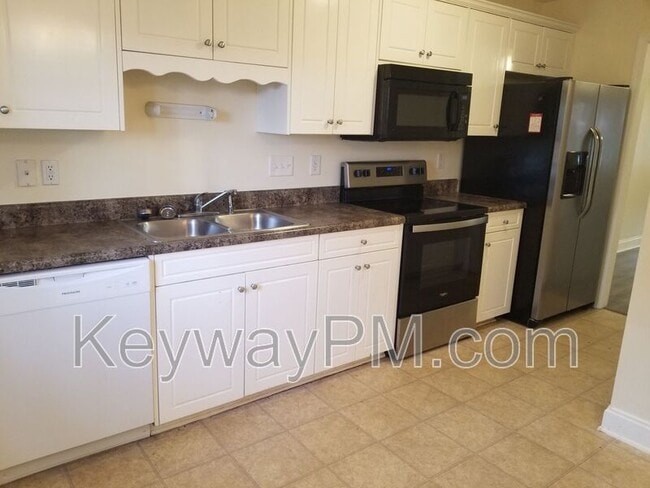 Building Photo - 302 Browning Dr