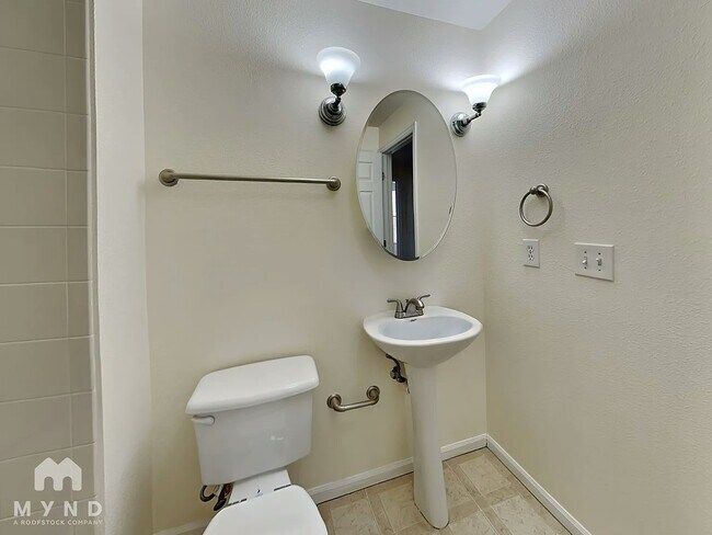 Building Photo - 3872 S Dallas St