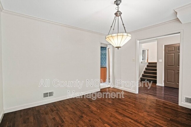 Building Photo - 6428 Earlham Dr