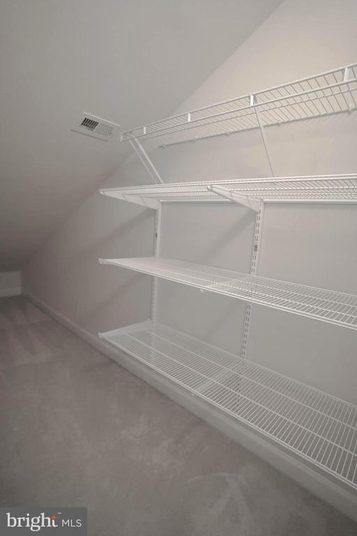 Building Photo - 1609 Leeds Castle Dr