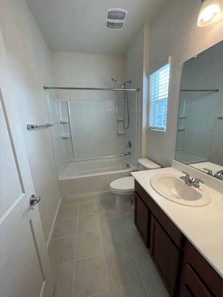 Building Photo - 1070 John Hopkins Ct