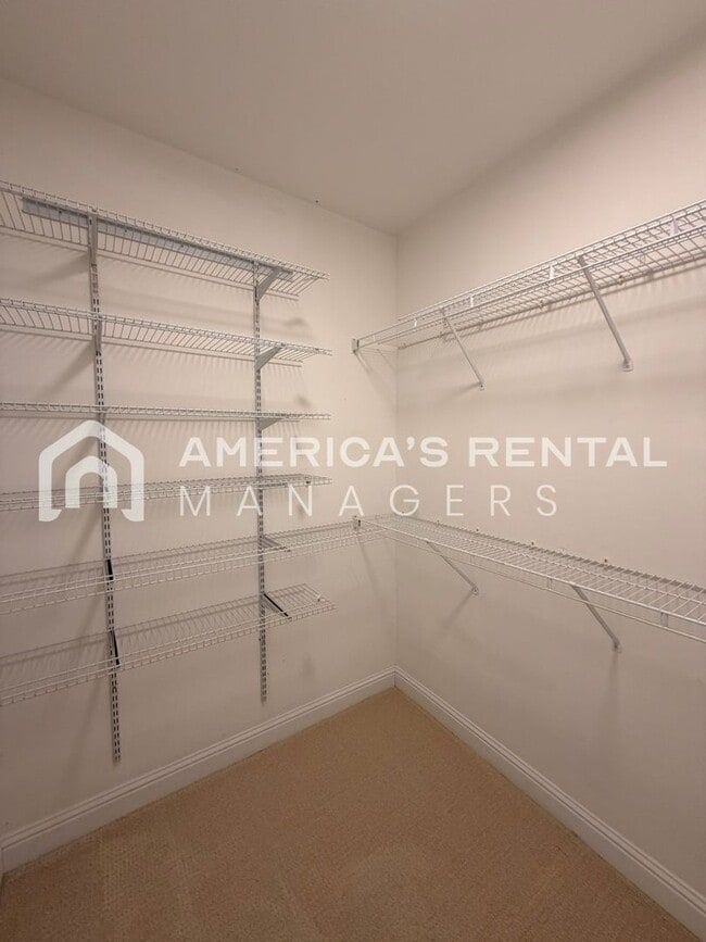 Building Photo - JUST LISTED - Spacious Five Bedroom Residence in Meadowbrook!