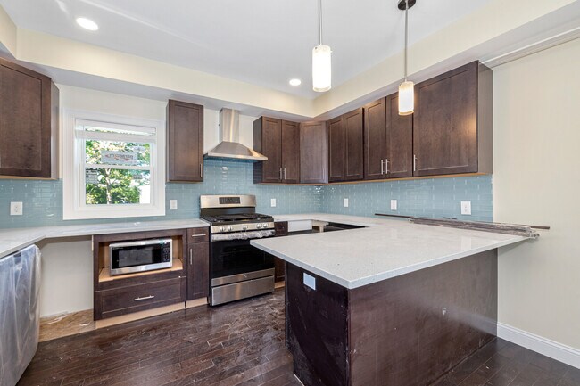 Building Photo - 63 Bradbury Ave