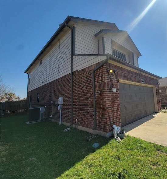 Building Photo - 6468 Regina Dr