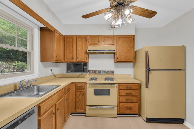 Building Photo - 5626 Fort Corloran Dr