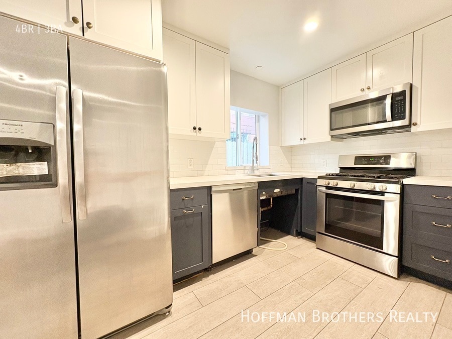 Building Photo - 6032 Romaine St