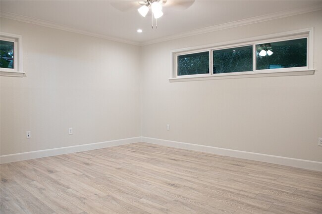 Building Photo - 3619 S Braeswood Blvd