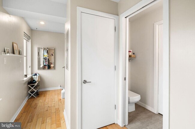 Building Photo - 847 N 16th St