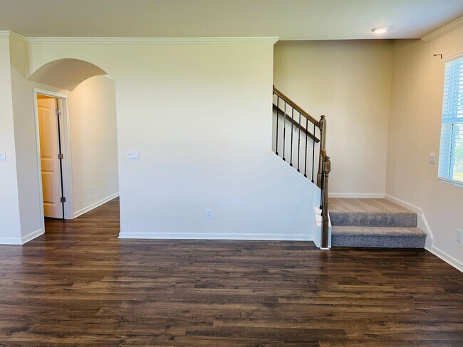 Building Photo - WOW! 5 bedrooms, 4.5 baths with a guest be...