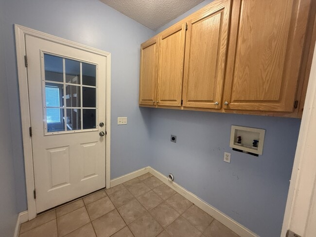 Building Photo - 141 Royal-