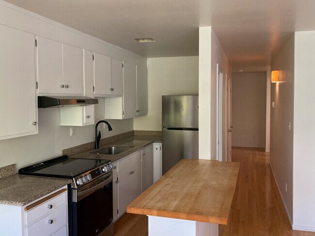 Building Photo - 1423 Walnut St